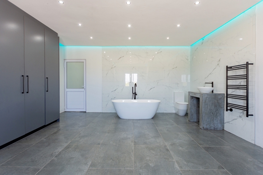 9 Bedroom Property for Sale in Long Acres Country Estate Western Cape